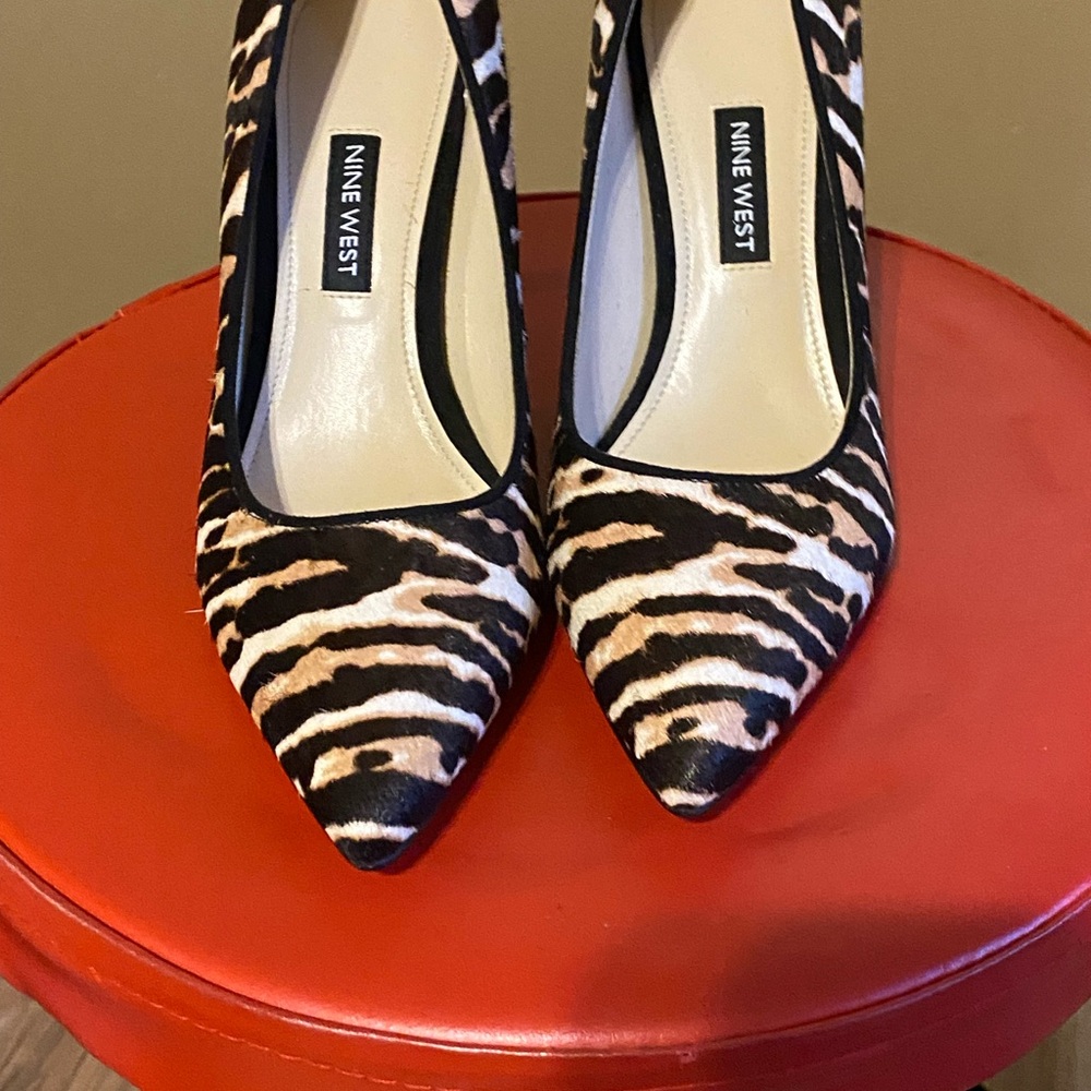 NINE WEST EZRA WHITE MULTI PONY PUMPS